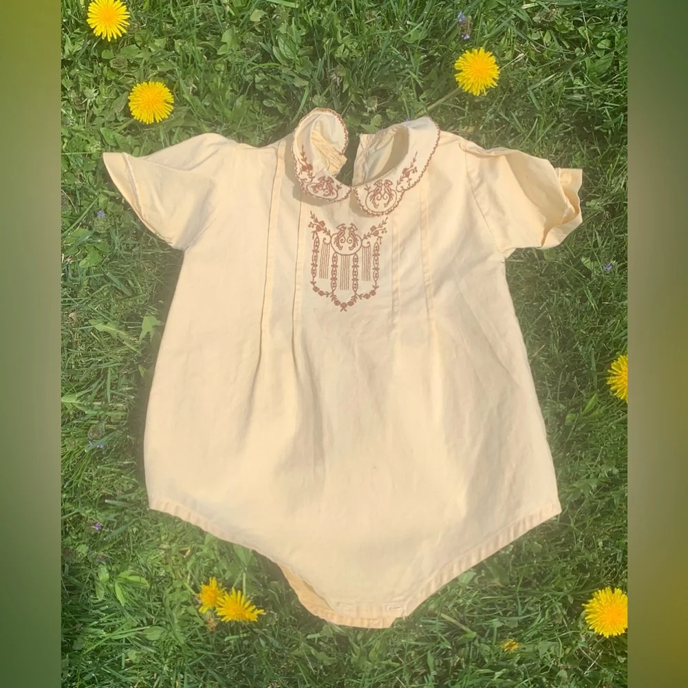 Antique Vtg Baby Boy Girl Clothing One Piece Yellow Embroidered Birds Romper**